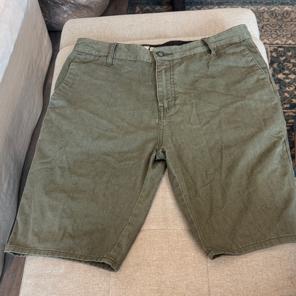 Volcom Men's Olive Green Flat-Front Shorts